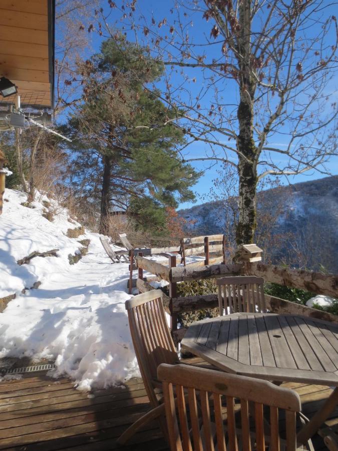Le De Chalet Larcat